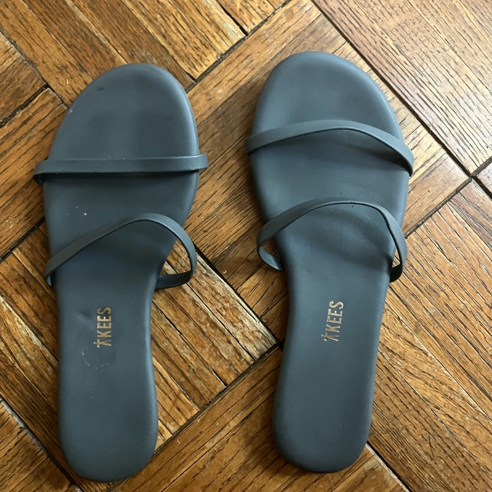 Tkees Gemma Vegan Sandals in gray size 7 (EUR 38)